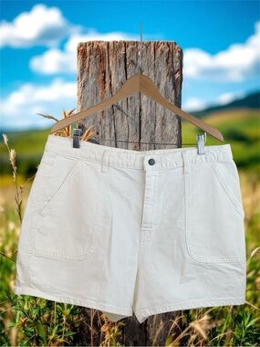 Universal Thread White Women's Cotton Shorts